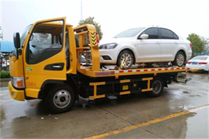 金湾附近拖车救援24小时服务热线